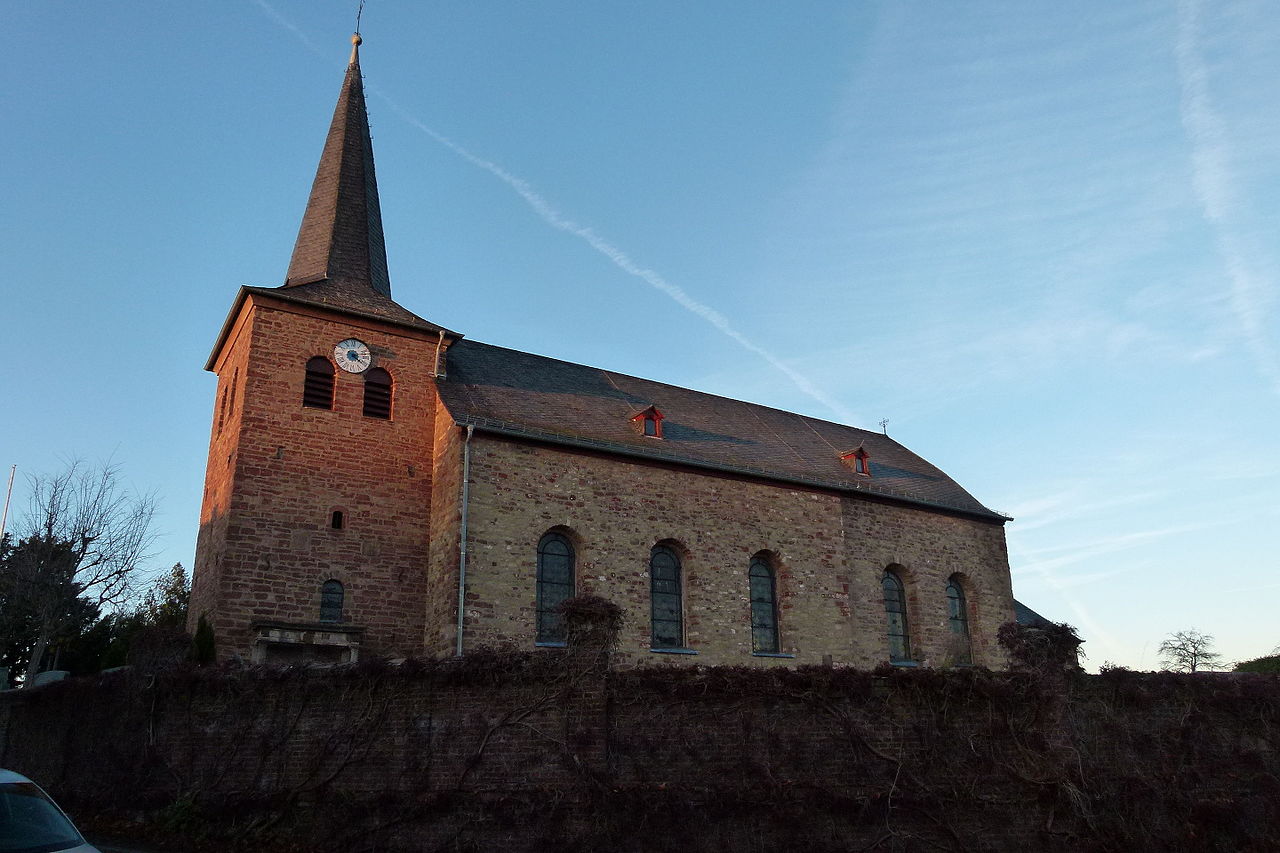Kirche in Eicks (c) Von Altmeier - Eigenes Werk, CC BY-SA 4.0, https://commons.wikimedia.org/w/index.php?curid=45281018